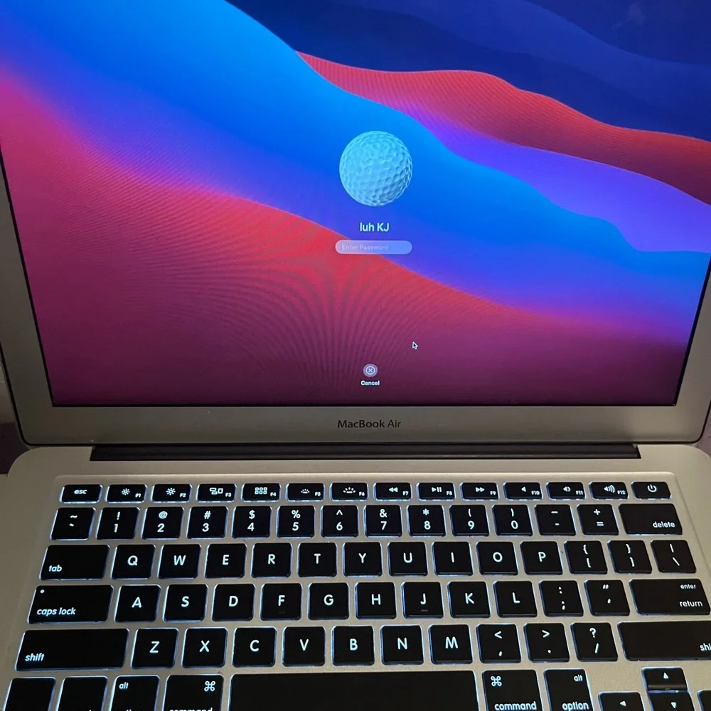 MacBook Air - Picture 3 of 3